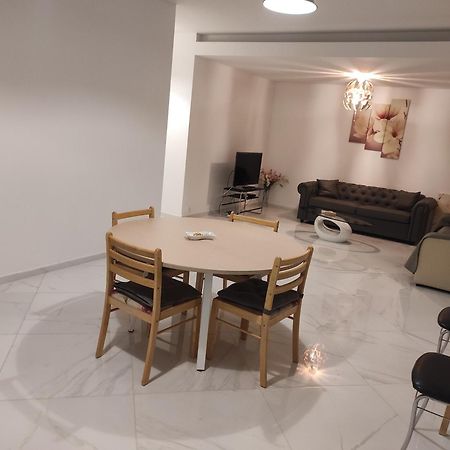 Tres Bel Appartement Avec Grand Jardin, Proche De Paris Vitry-sur-Seine Luaran gambar