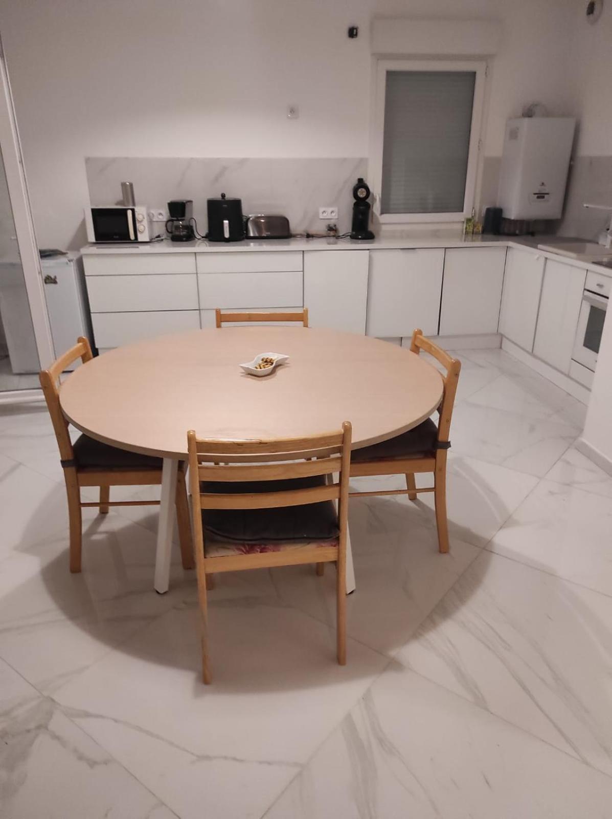 Tres Bel Appartement Avec Grand Jardin, Proche De Paris Vitry-sur-Seine Luaran gambar