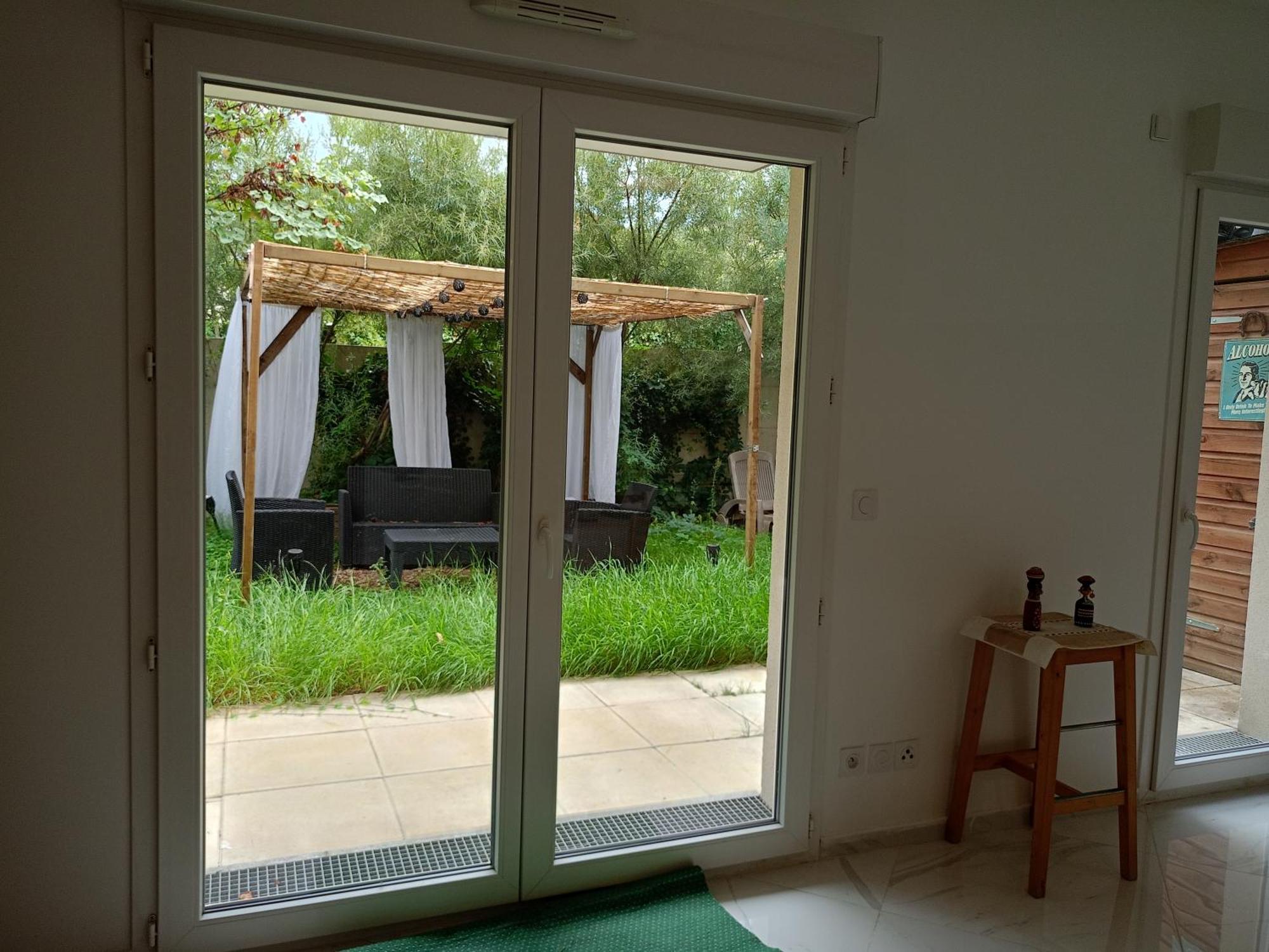 Tres Bel Appartement Avec Grand Jardin, Proche De Paris Vitry-sur-Seine Luaran gambar